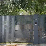 Peaceful Summer House With Garden Near The Kabakum , Дом отдыха *