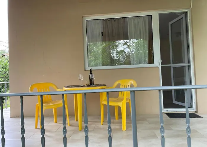 A Charming And Peaceful Summer 400m From The Sea *