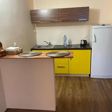 Nyaraló A Charming And Peaceful Summer 400m From The Sea Várna