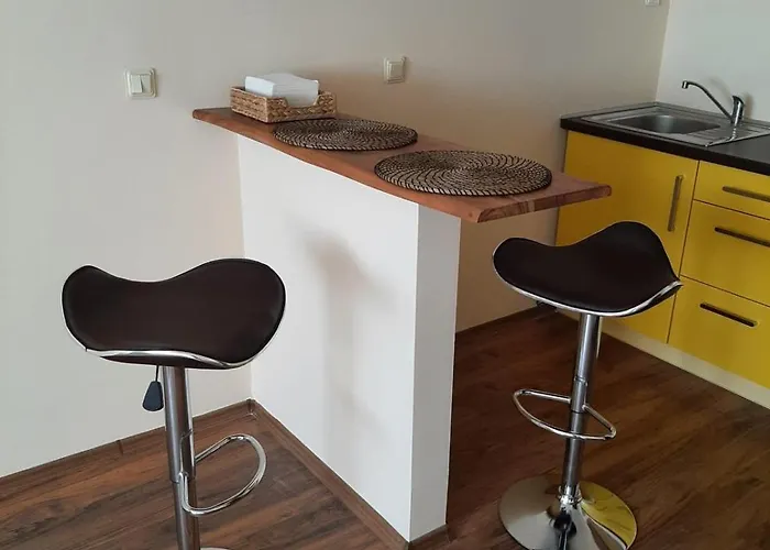 Semesterbostad A Charming And Peaceful Summer 400m From The Sea Varna